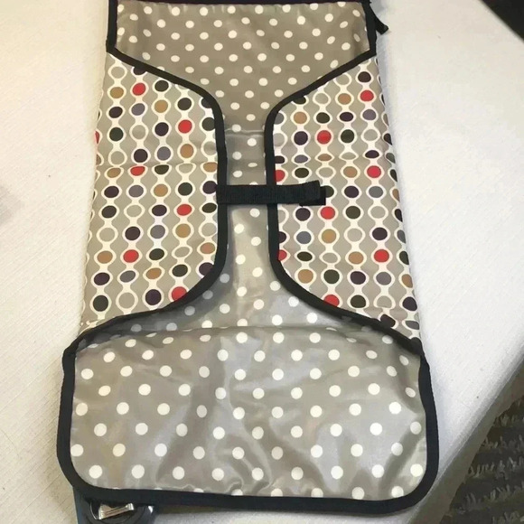 Skip Hop pronto changing station - Picture 5 of 9